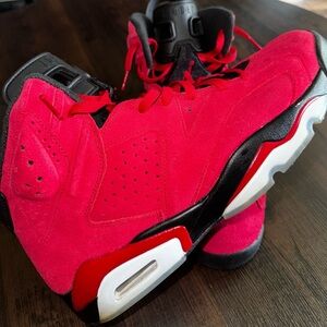 Jordan 6 Retro “Toro Bravo”.
